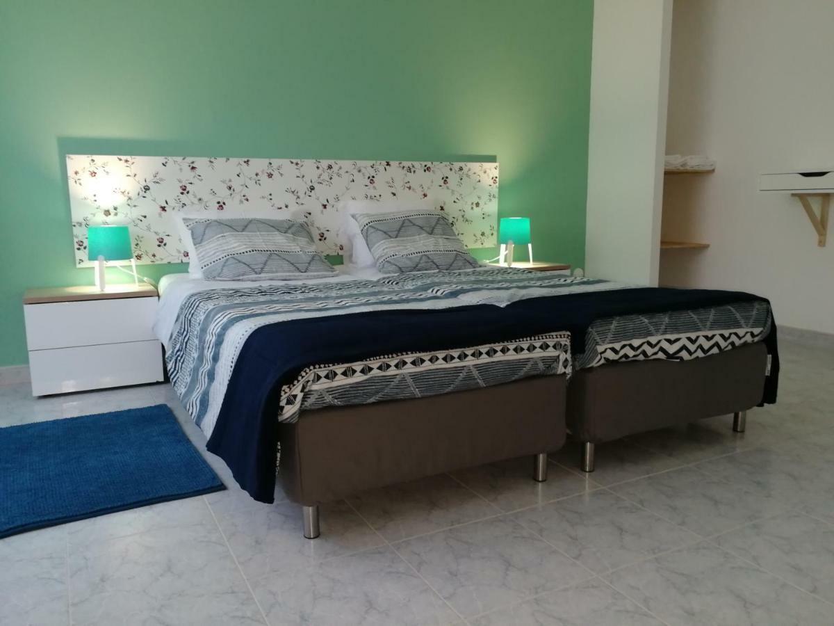 Ocean'S 7 - Lagos Guest House ภายนอก รูปภาพ